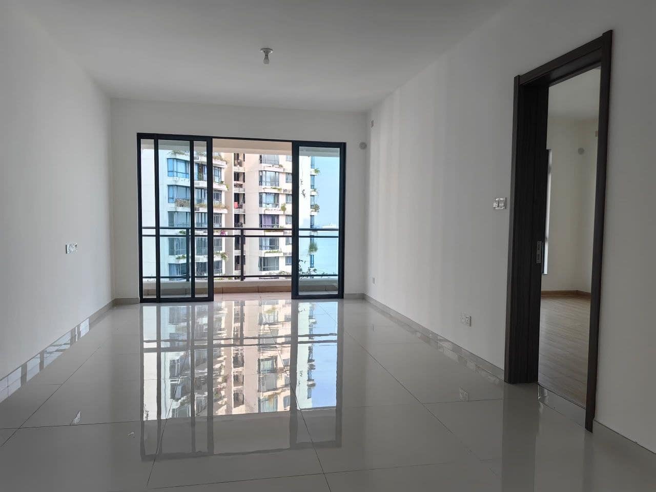 Condo Forest City – photo 1