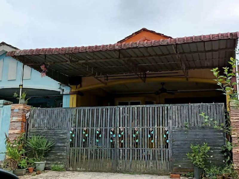 Single storey terrace Jalan Merbuk – photo 1