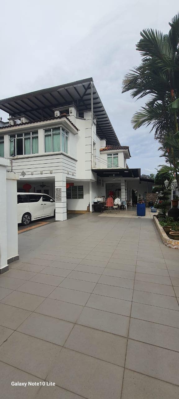 2.5 storey terrace house Taman Sutera Utama – photo 1