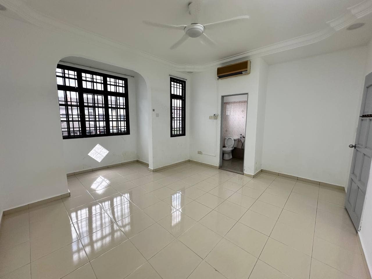 Double Storey Bukit Indah – photo 1