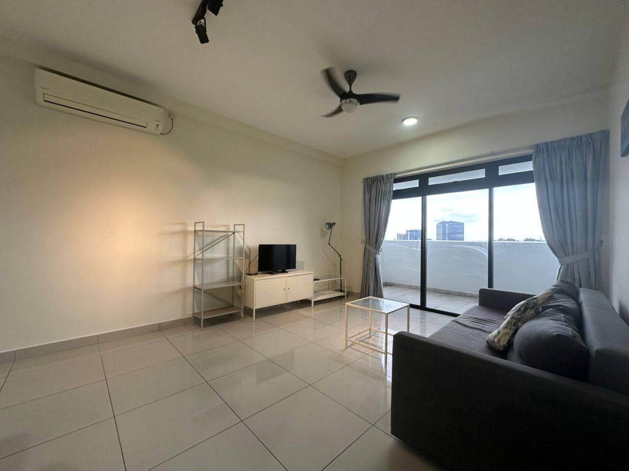 Condo Meridin@Medini – photo 1