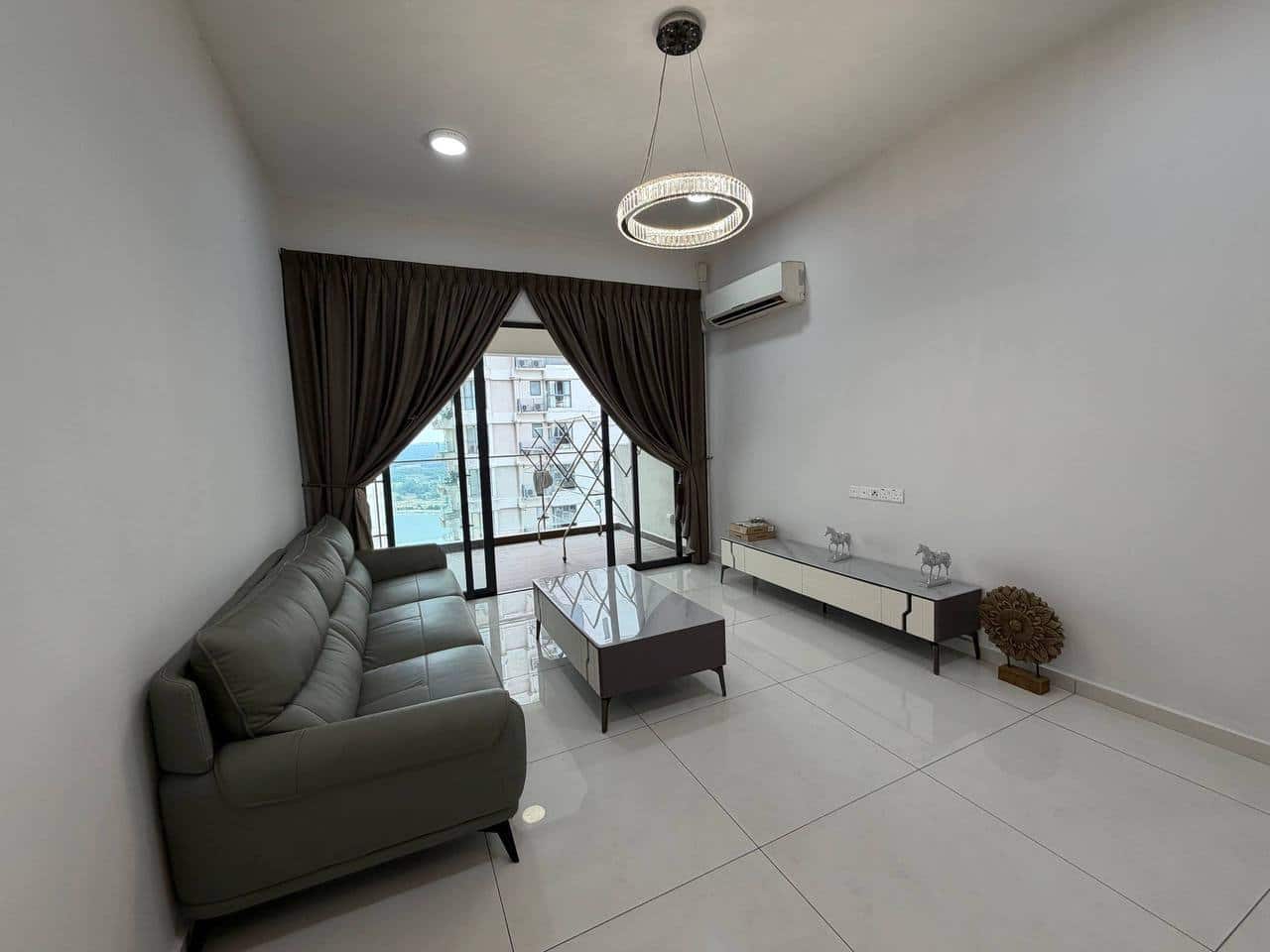 Condominium Country Garden Danga Bay