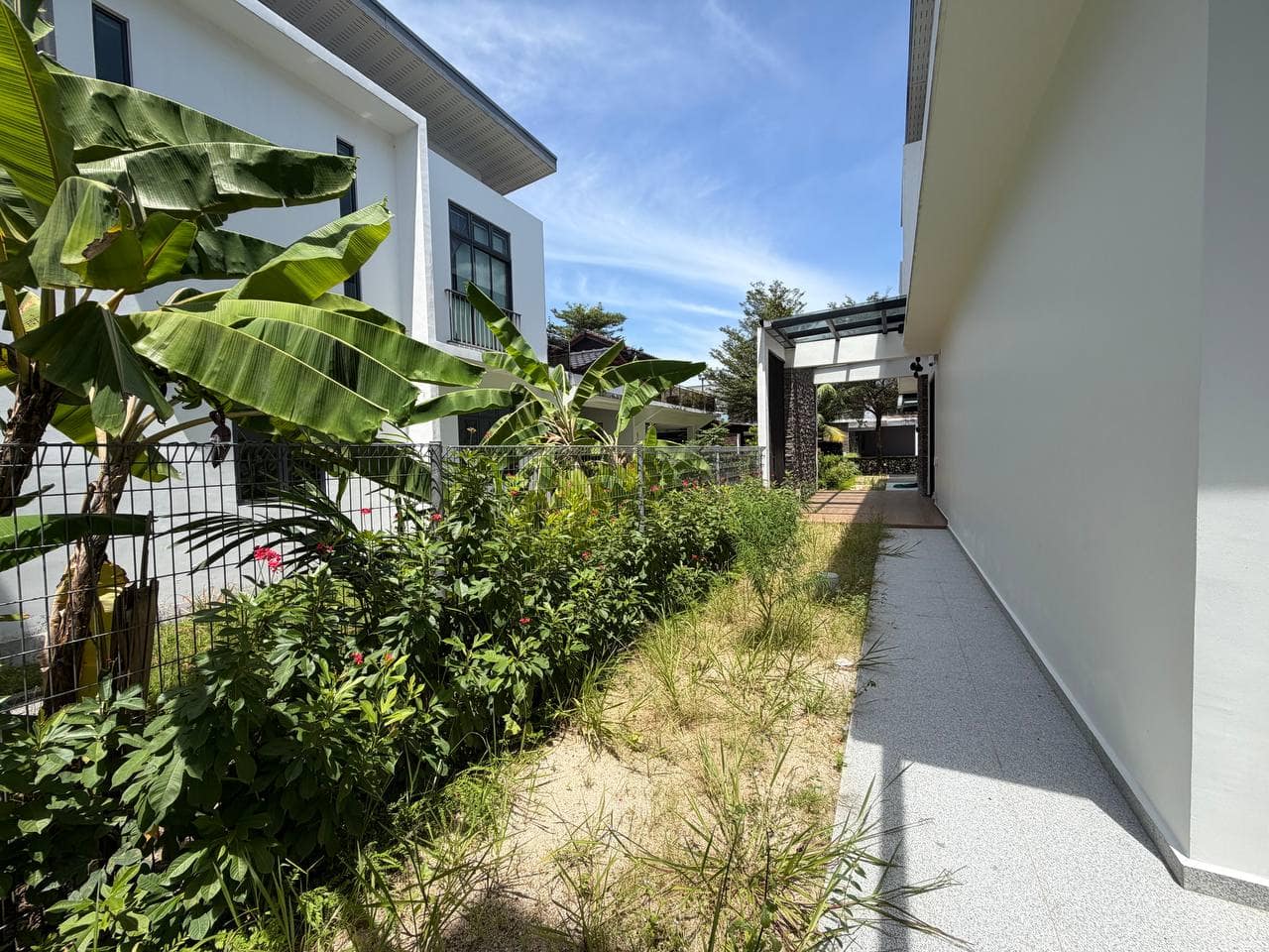 Big Double Storey Corner Bungalow The Straits View Residence – photo 1
