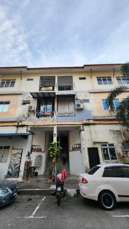 Lavender Park Shoplot Apartment Tmn Sri Putri – photo 1