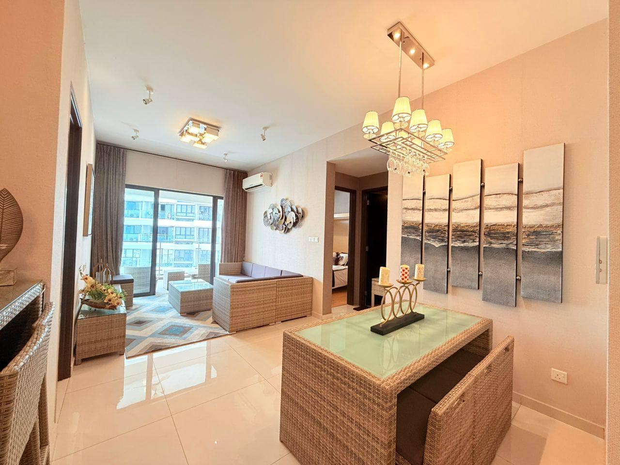Condo Baypoint Country Garden Danga Bay – photo 1