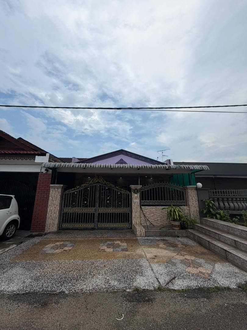 Double storey terrace Bandar Seri Alam – photo 1