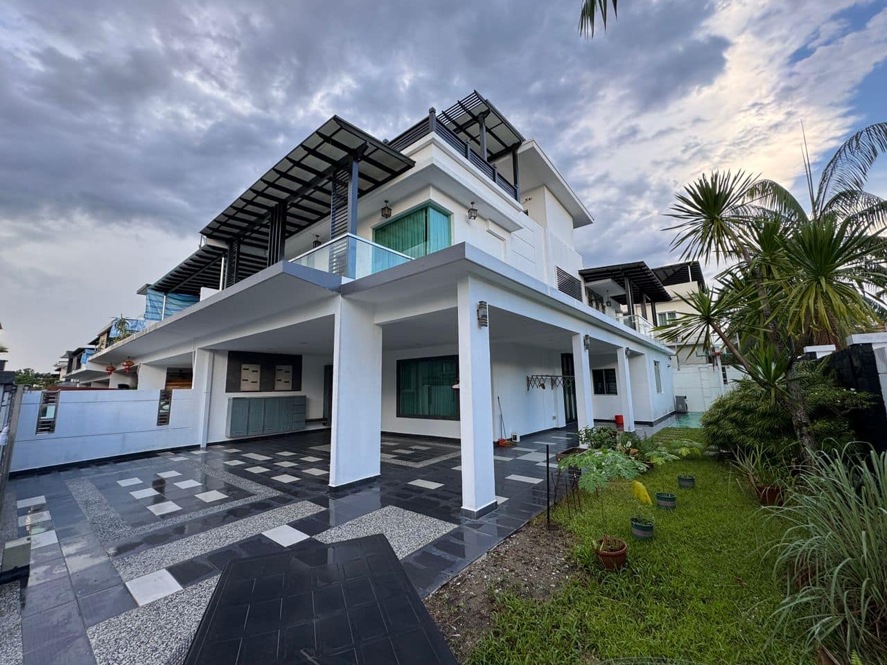 2.5-Storey Corner Terrace Sutera Pulai – photo 1