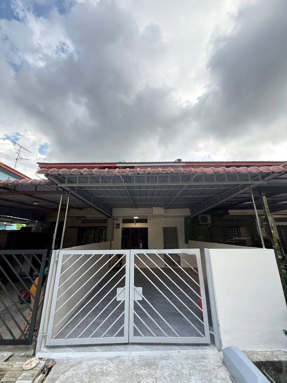 Double Storey Medium Low Cost Terrace Taman Nusa Damai – photo 1