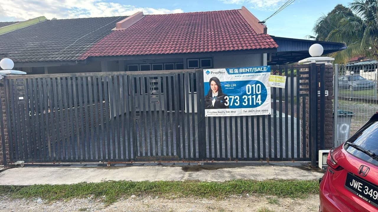 Single Storey Corner Lot Taman Daya – photo 1