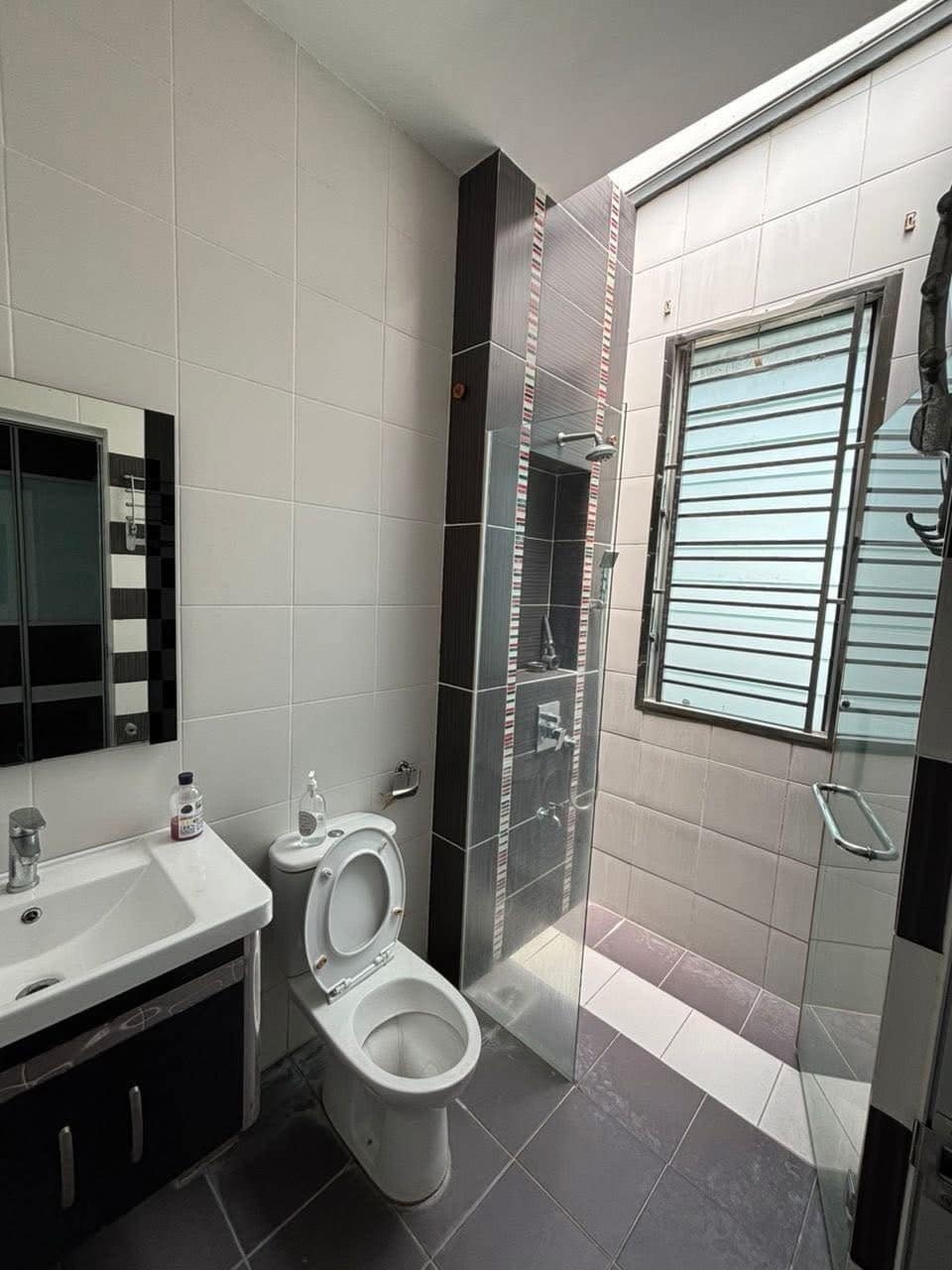 2.5-Storey Corner Sutera Utama – photo 1