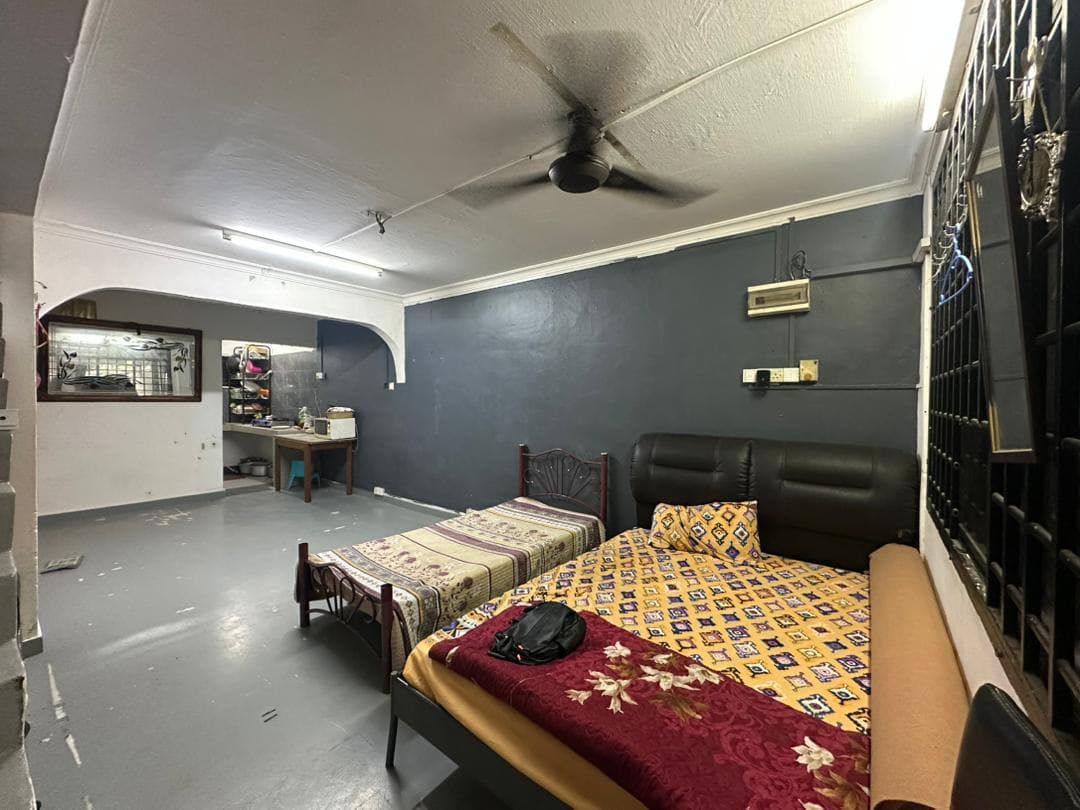 Double storey low cost Taman Johor Jaya – photo 1