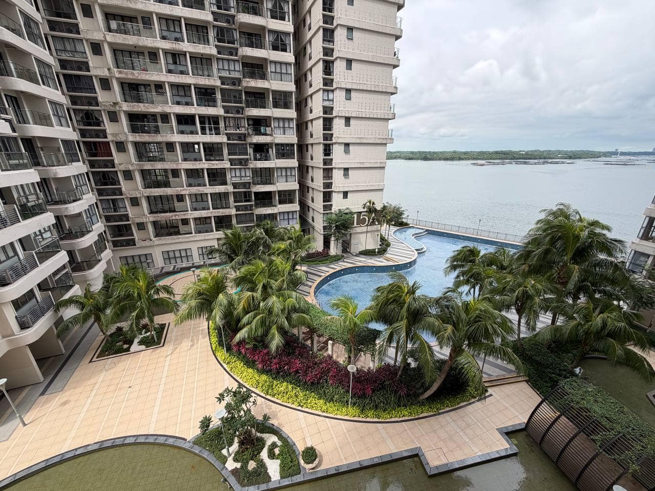 Condominium Bay Laurel Country Garden Danga Bay – photo 1