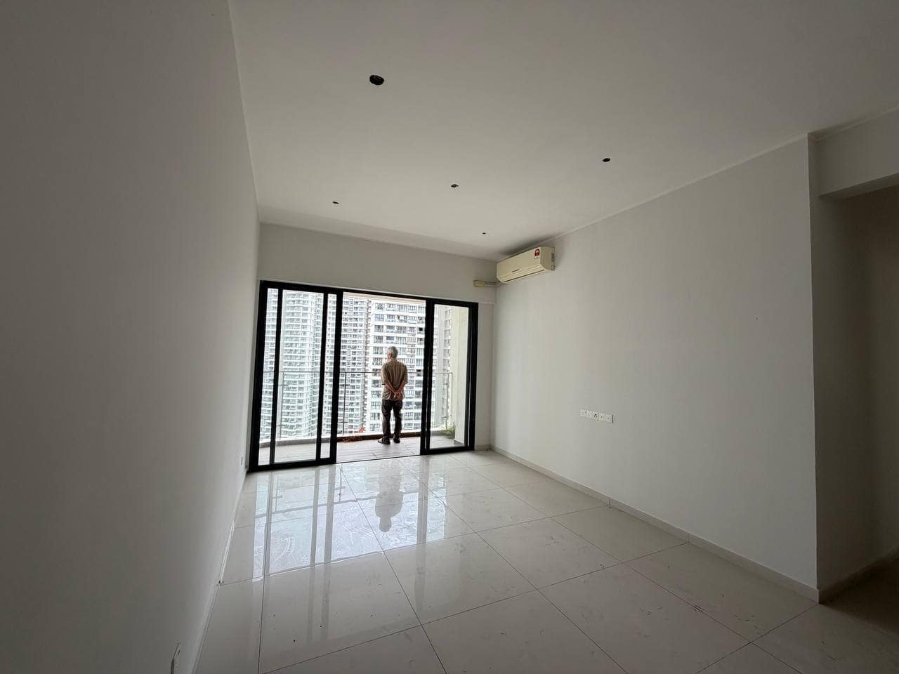 Condominium Bay Laurel Country Garden Danga Bay – photo 1