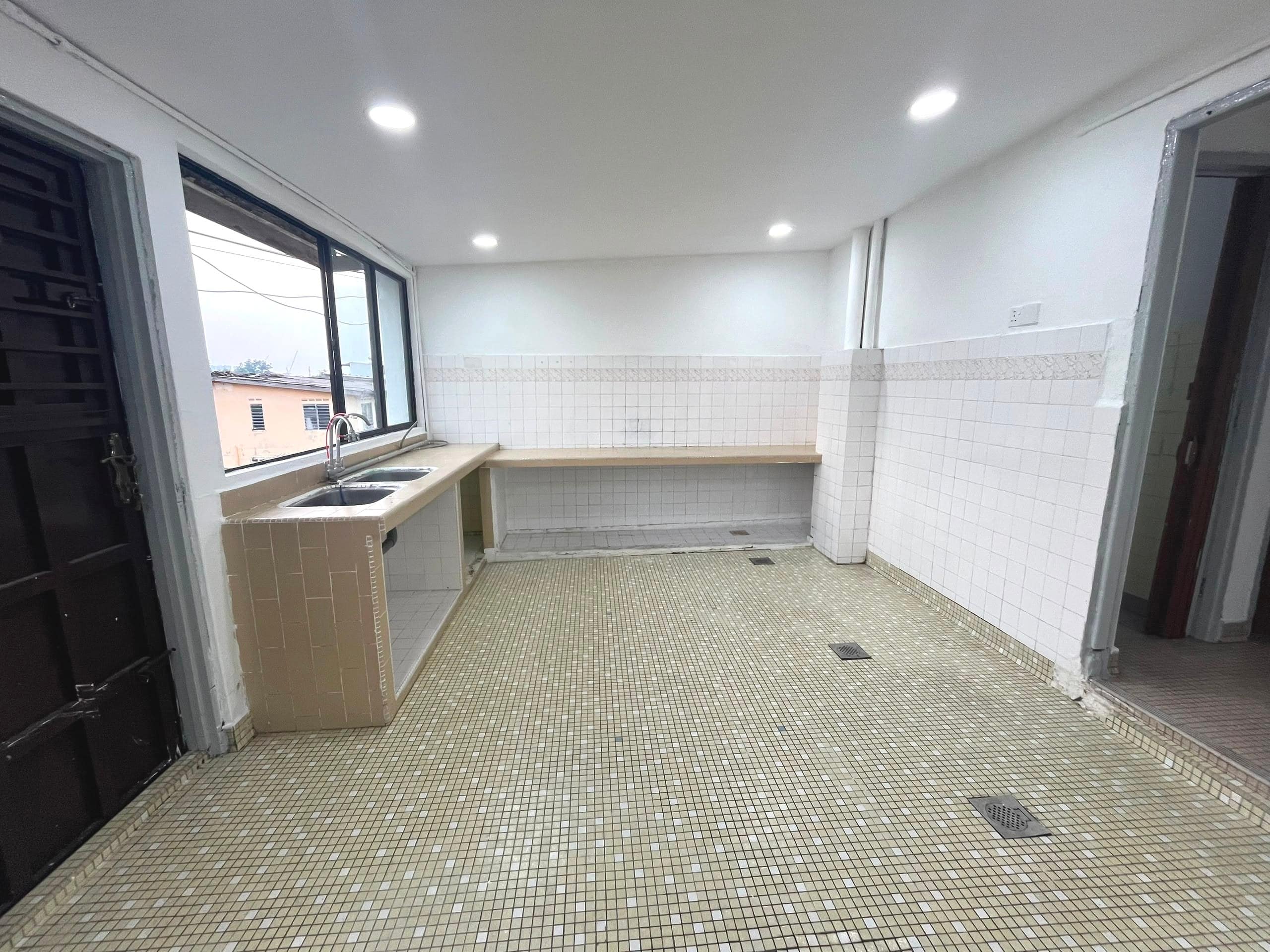 Single Storey Terrace Taman Johor โ photo 1