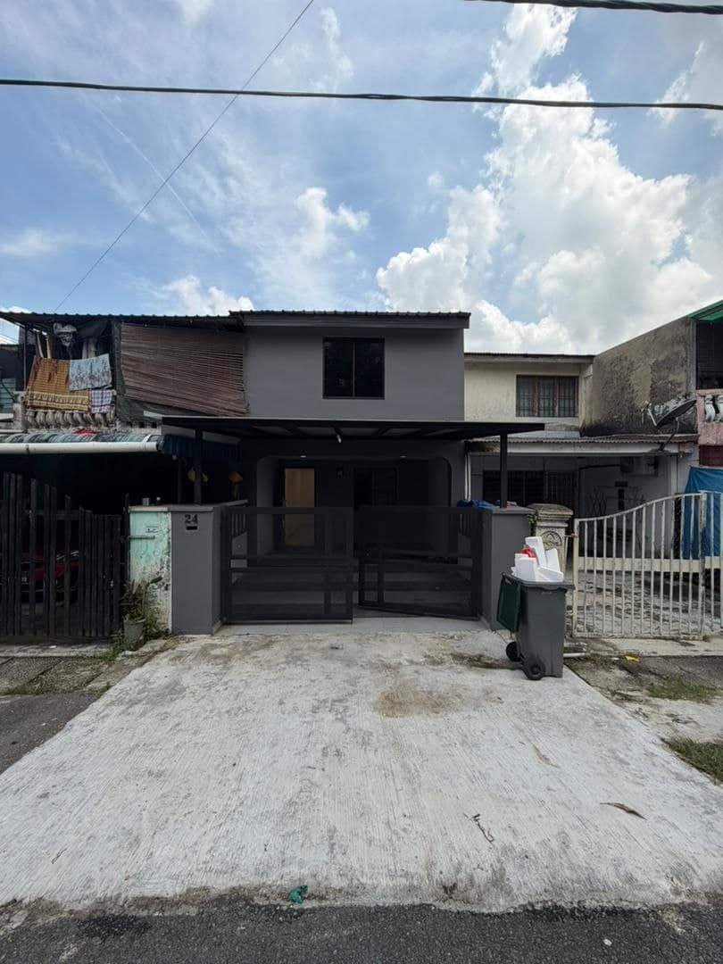 Double Storey Low Cost Bandar Baru Permas Jaya – photo 1