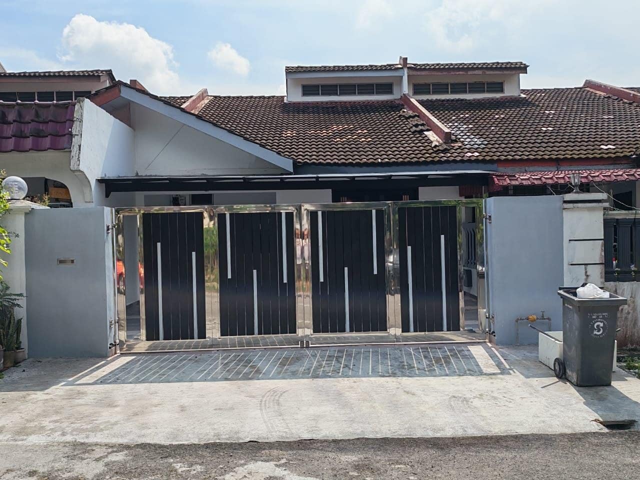 Single storey terrace house Taman Puteri Wangsa – photo 1