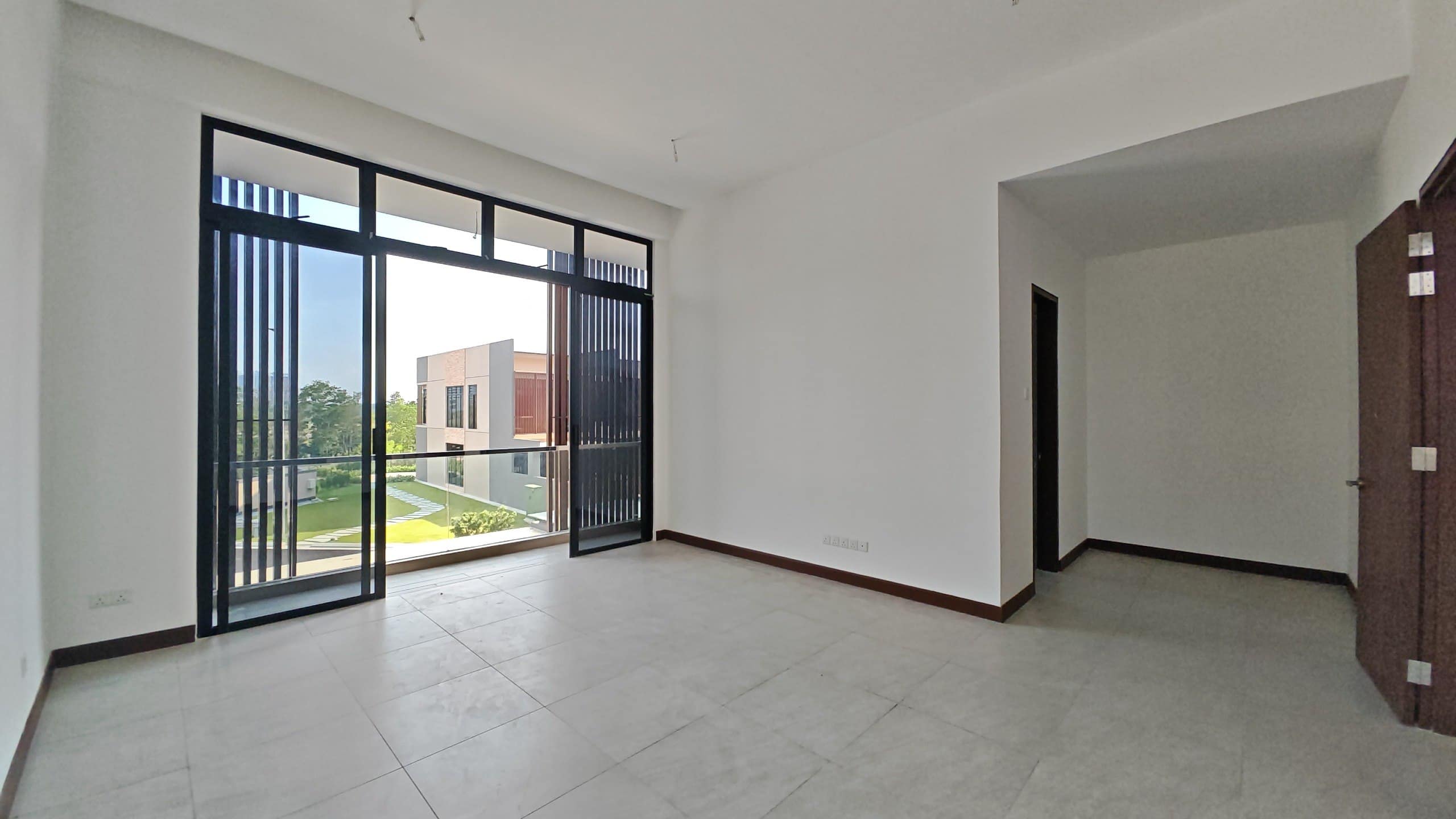 Double Storey Superlink EndLot Aurora Sentral – photo 1