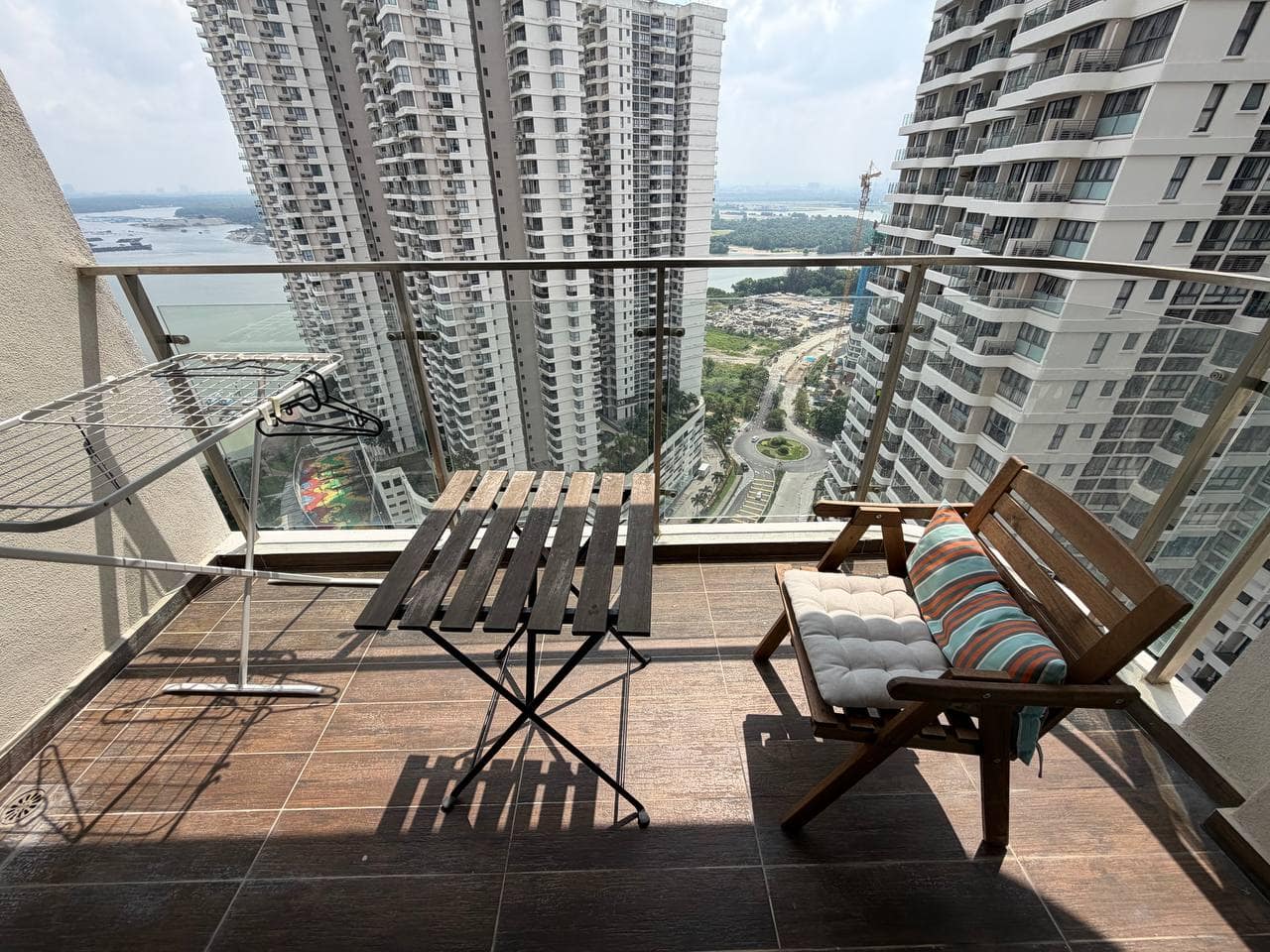 Condo Country Garden Danga Bay – photo 1