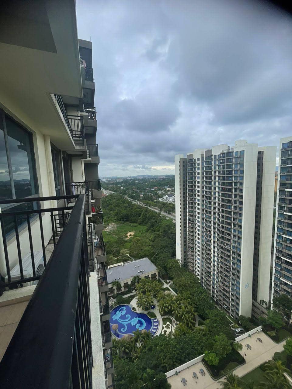 Condo Central Park – photo 1