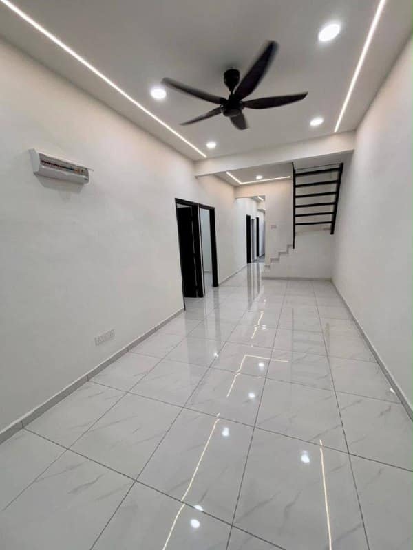 Single Storey Terrace House Desa Cemerlang – photo 1