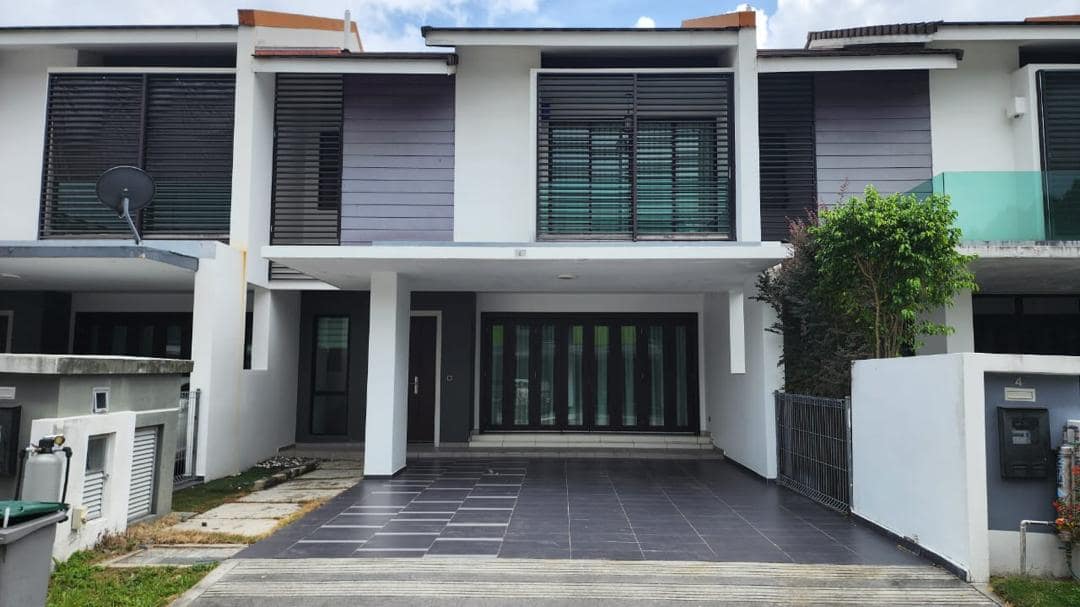 Super Terrace Link House East Ledang – photo 1