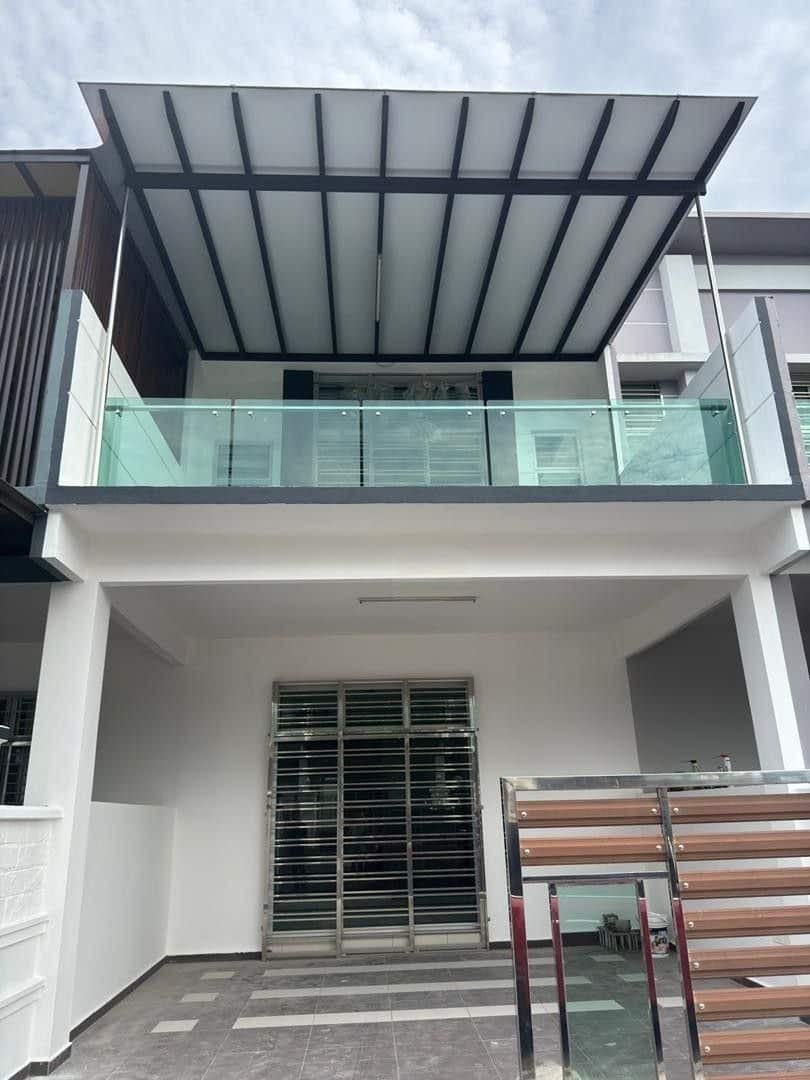 Double Storey Terrace LA Garden Austin