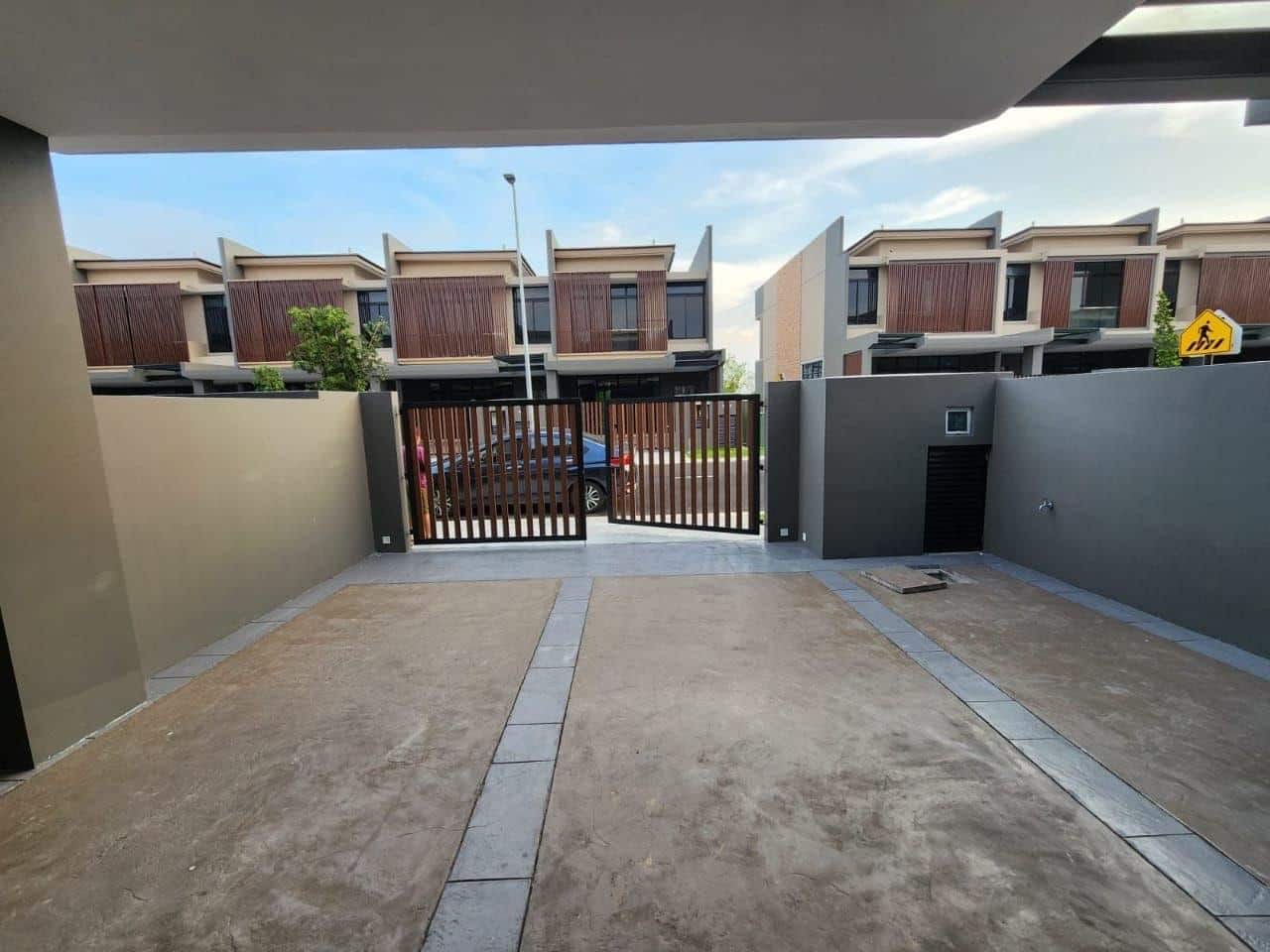 Double storey terrace (End Lot) Aurora Resort Villas