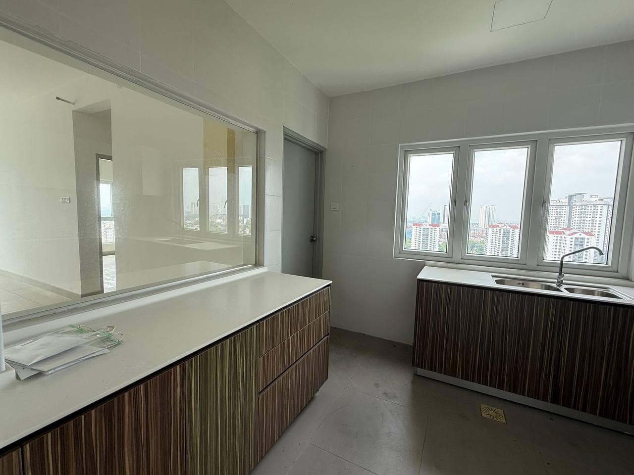 Season Luxury Apartment Larkin โ photo 1