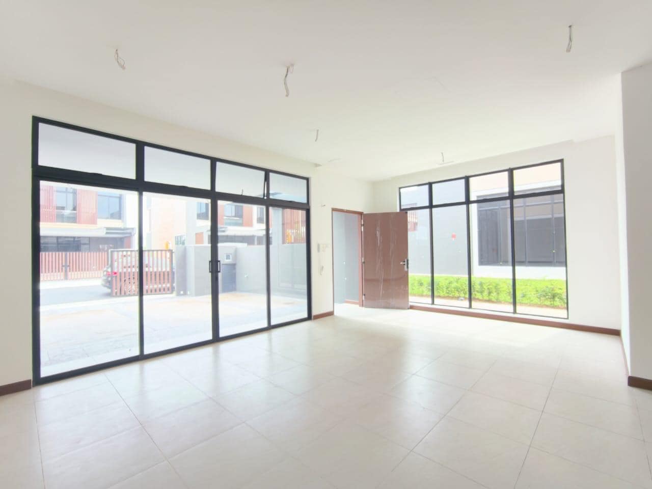 Double storey terrace (End Lot) Aurora Resort Villas – photo 1
