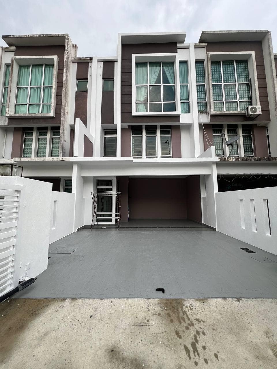 2.5 Storey Terrace House Imperial Jade Residenz – photo 1