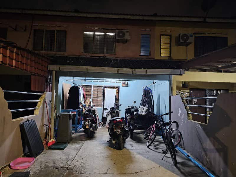 Double Storey Low Cost Jalan Tembikai 20 Kota Masai