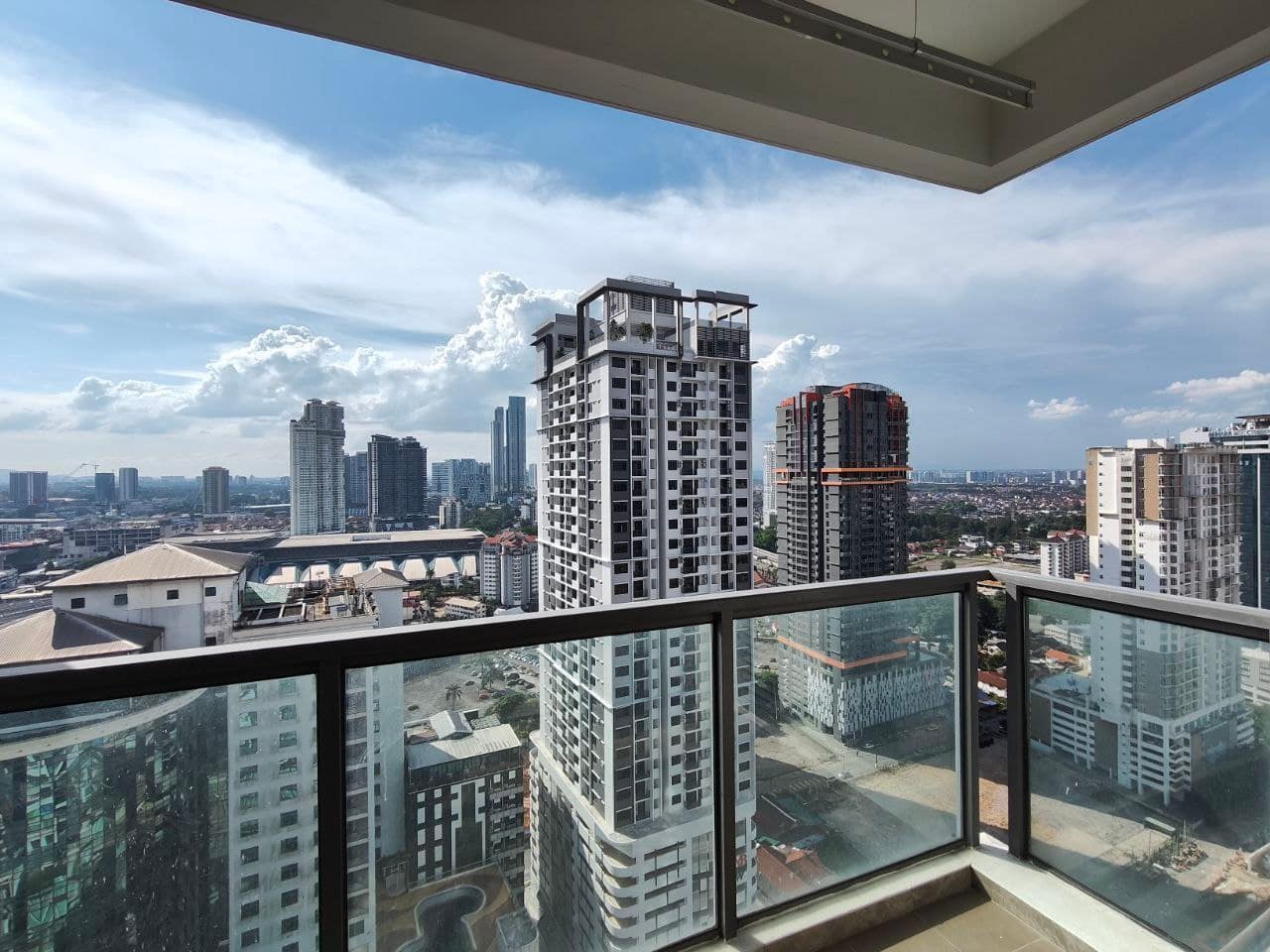Dual Key R&F Phase 1 JB Town – photo 1