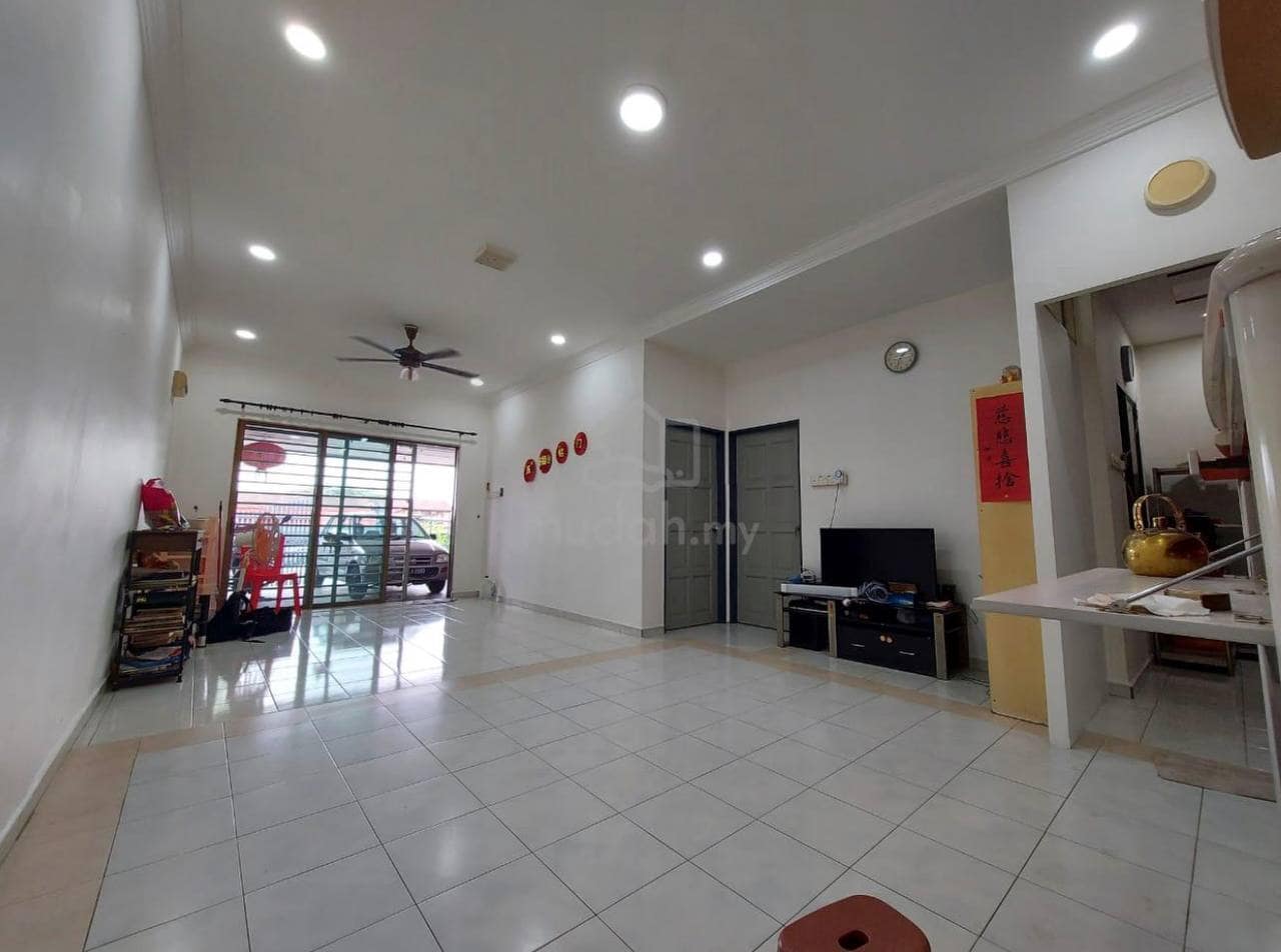Single Storey Terrace House Kulai – photo 1