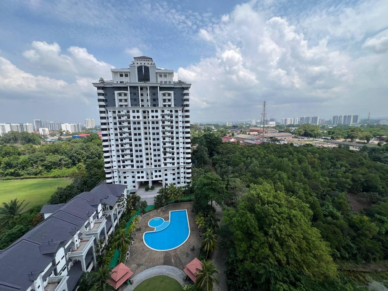 Condominium Datin Halimah @ Larkin – photo 1