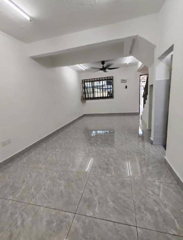 Double Storey Low Cost Hang Jebat – photo 1