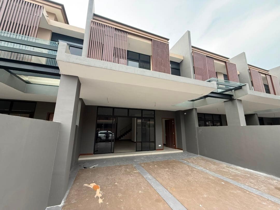Double Storey Superlink Aurora Sentral Villa – photo 1