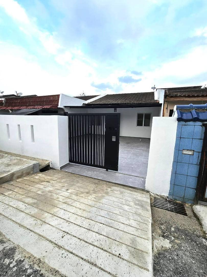 Single Storey Terrace House Bandar Selesa Jaya – photo 1