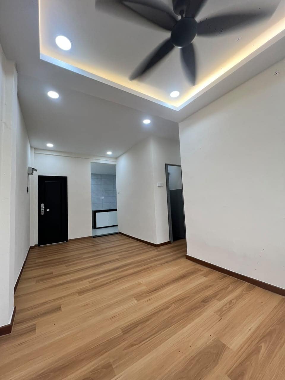 Low Cost Flat Lima Kedai – photo 1