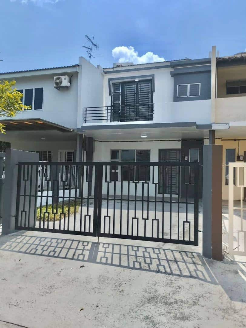 Double Storey Terrace House Gelang Patah