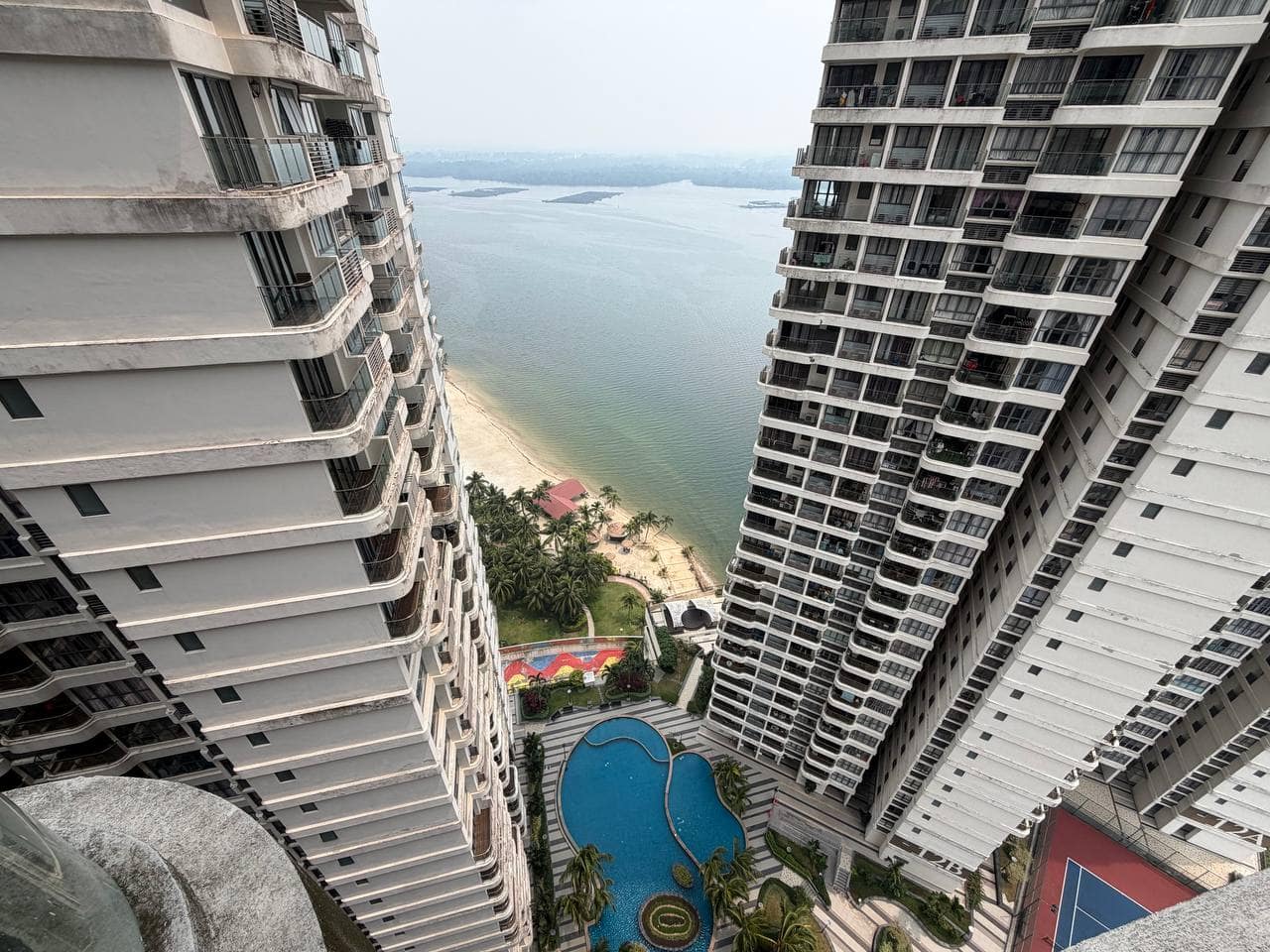 Condominium Royal Strand Country Garden Danga Bay – photo 1