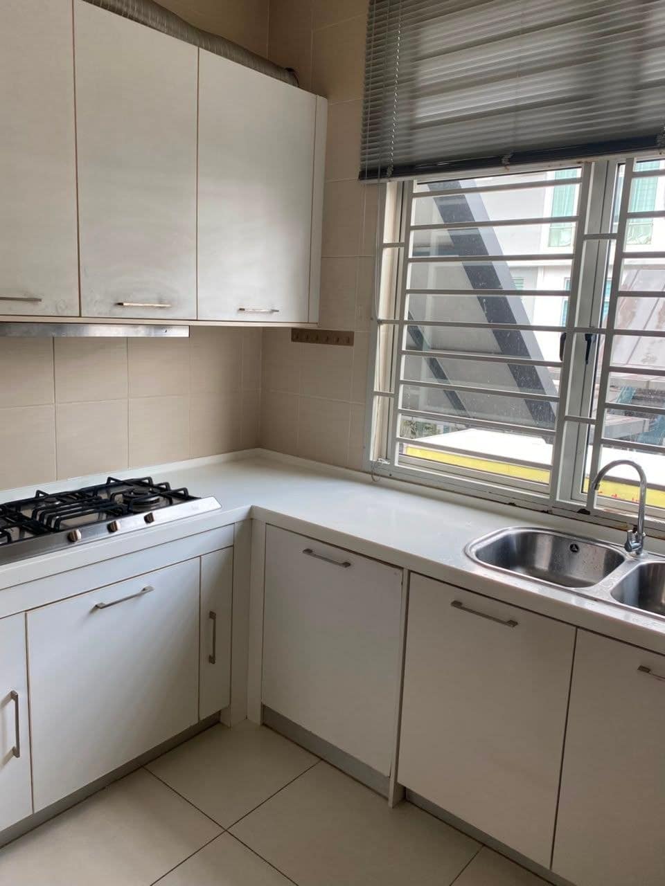 Townhouse Taman Sutera Utama – photo 1