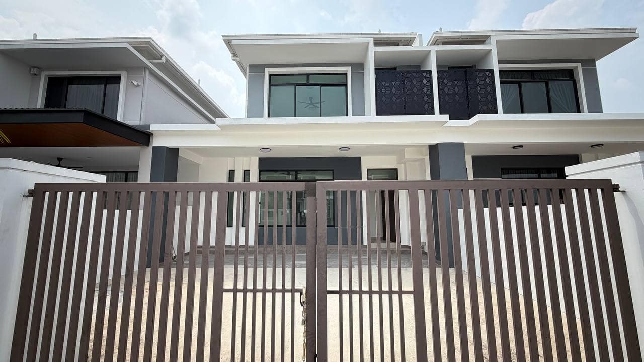2-Storey Terrace House Taman Pelangi Indah – photo 1