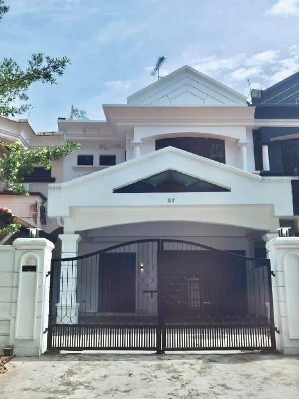 Double Storey Terrace House Taman Pelangi Indah – photo 1