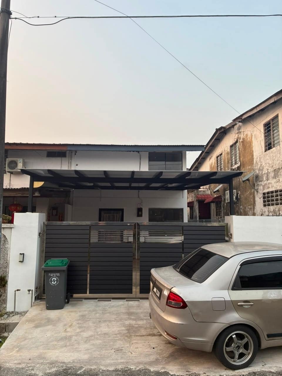 Double Storey Low Cost End Lot Taman Plentong Baru – photo 1