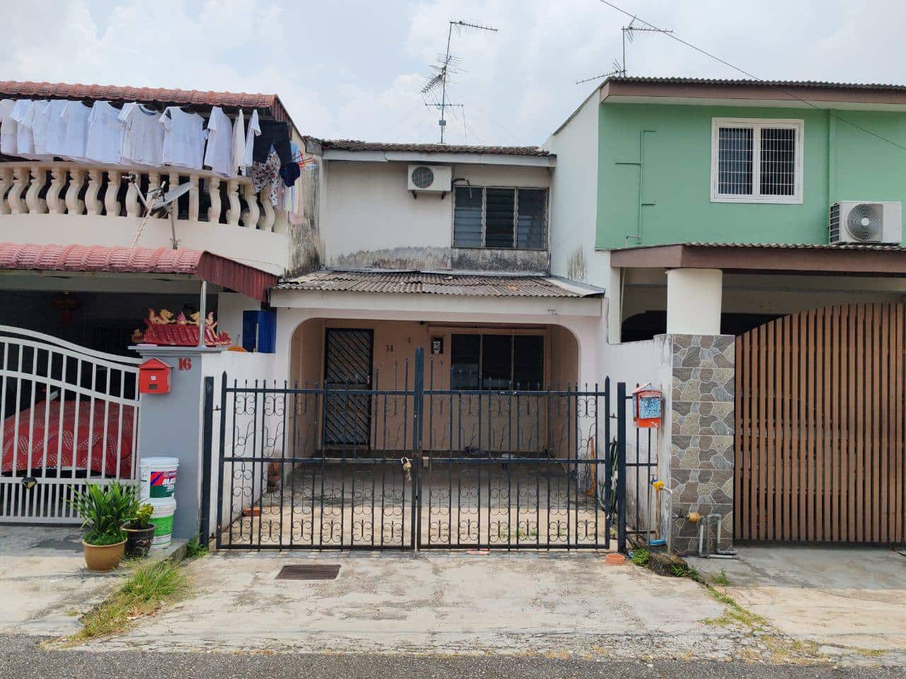 For Sale(AH7799)
Double Storey Low Cost
No 14,Jalaβ¦