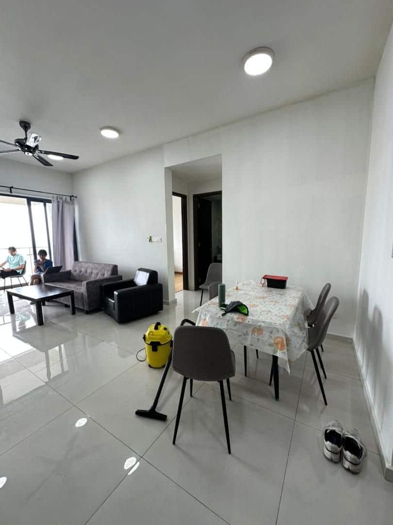 For sale
Country Garden Danga Bay
Baypoint 6B
2…