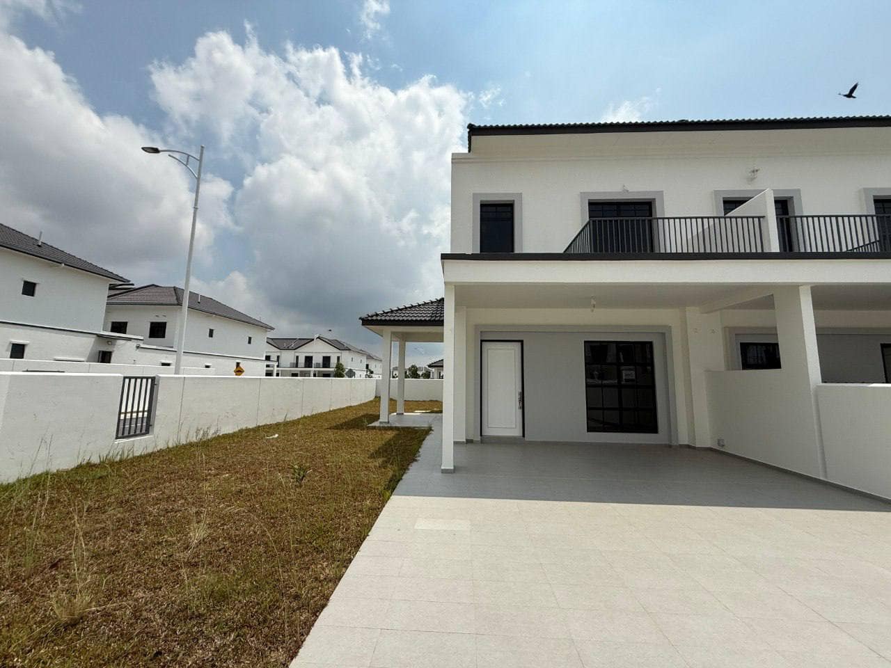 For Sale (RW9788)
DROP PRICE ‼️
The Commune @ Eco… – photo 1