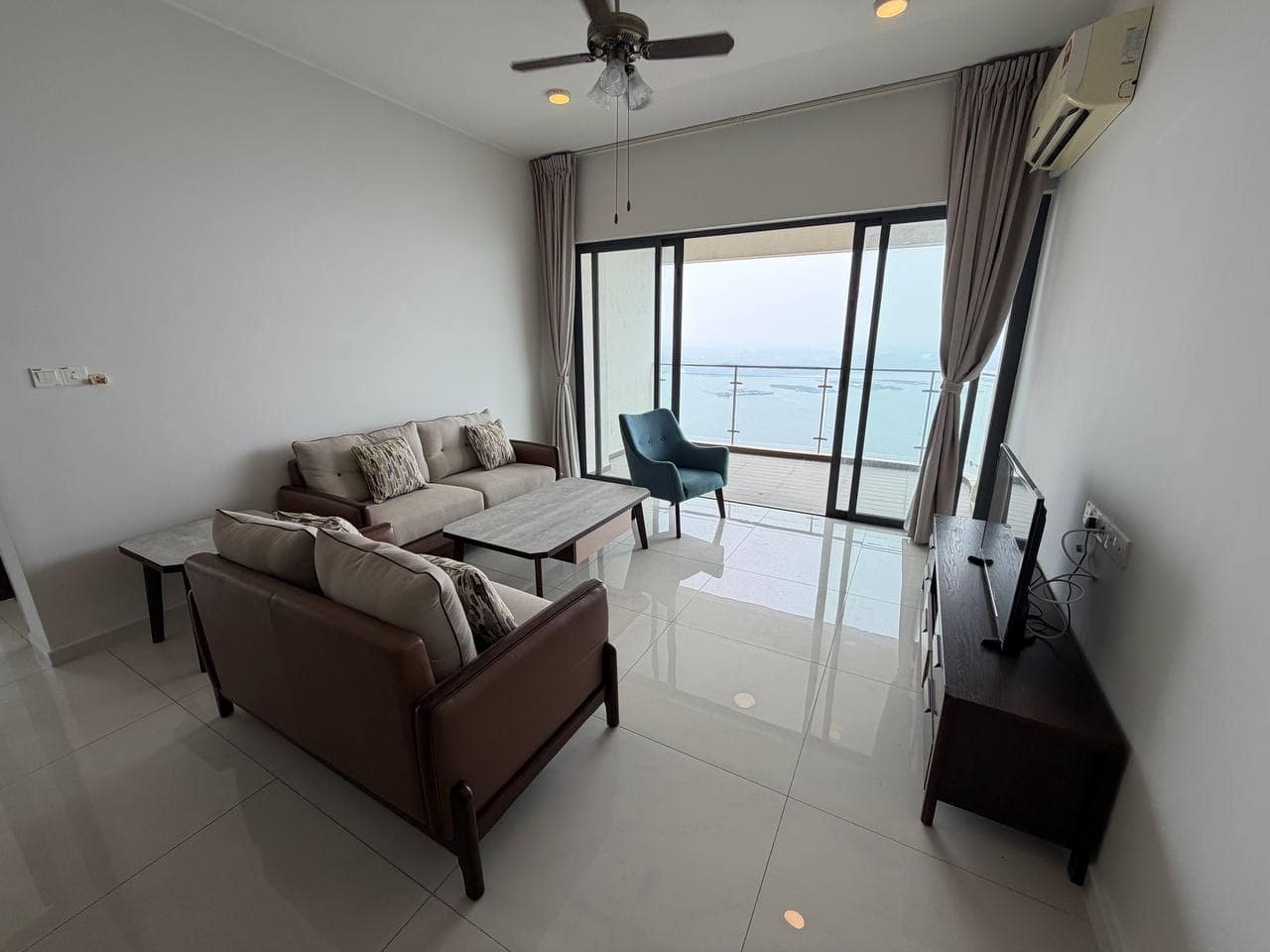 Condo Country Garden Danga Bay – photo 1