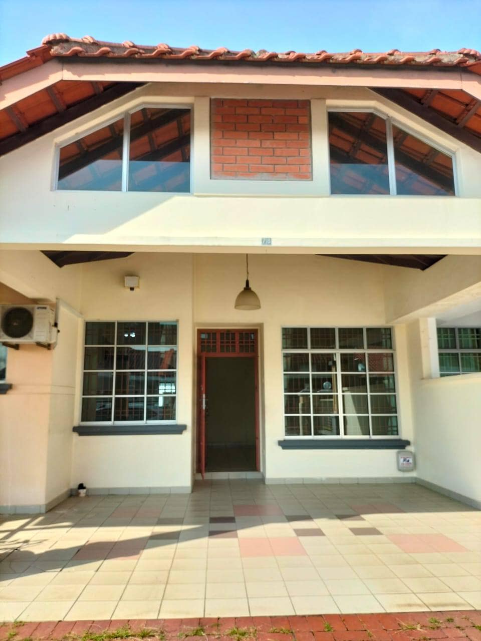 Single Storey Terrace House Impian Emas – photo 1