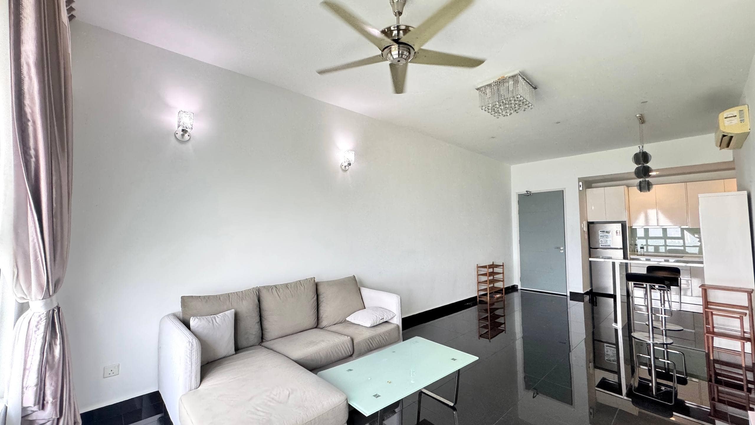 Condominium Danga Bay – photo 1
